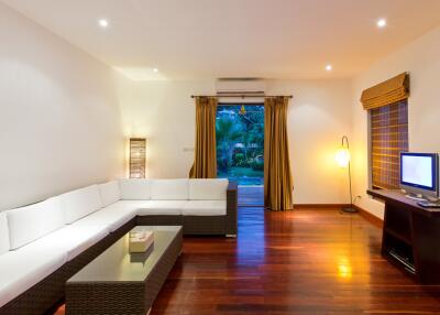 Very Solid 5 Bedroom Bali Style Villa For Sale in Hua Hin (Fully Furnished)