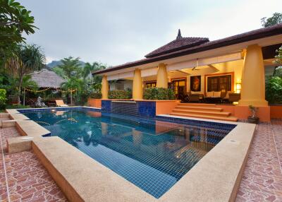 Very Solid 5 Bedroom Bali Style Villa For Sale in Hua Hin (Fully Furnished)