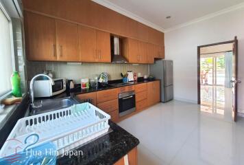 Very Solid 3 Bedroom Pool Villa on Large Plot near Downtown Hua Hin