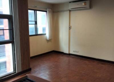 4 Storey Shophouse on Thong Lo 25: The Perfect Space for Your Business