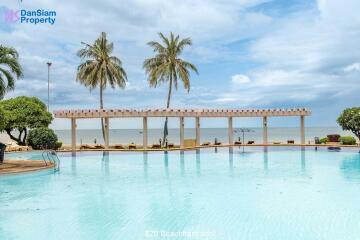 Beachfront Condo in Hua Hin Downtown at Baan Sansaran