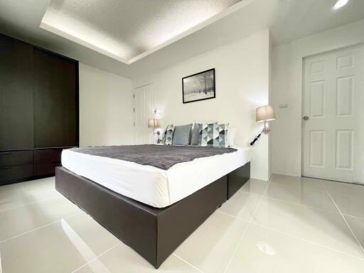 2 bed Condo in The Waterford Sukhumvit 50 Phra Khanong Sub District C021020