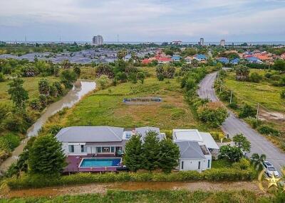 Palm Hills Palm Village Luxury pool villa for sale Hua Hin