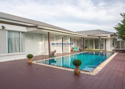 Palm Hills Palm Village Luxury pool villa for sale Hua Hin