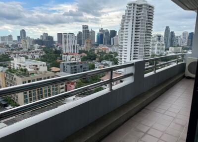 Charoenjai Place 4 bedroom apartment for rent