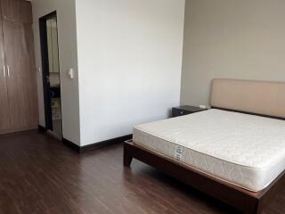 Charoenjai Place 4 bedroom apartment for rent