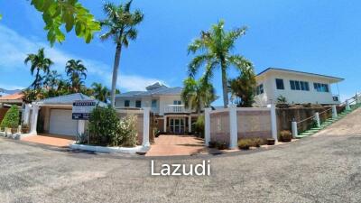 Unique Pool-Villa with Private Mooring Dock