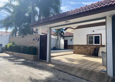 Pool villa house for rent in East Pattaya