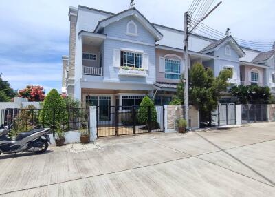 Bristol Park House for Sale At Huai Yai