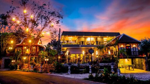 Jungle Moon Pool Villa Near the Silverlake at Bang Saray