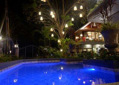 Jungle Moon Pool Villa Near the Silverlake at Bang Saray