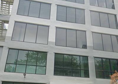 Luxury Commercial Building for rent in Silom