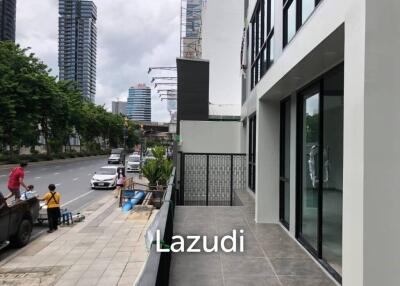 Luxury Commercial Building for rent in Silom