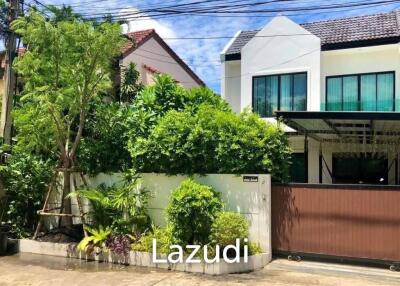 3 Beds 3 Baths Twin House in Phaholyothin 8