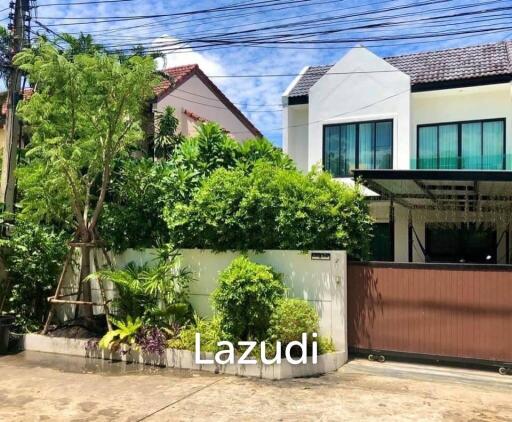 3 Beds 3 Baths Twin House in Phaholyothin 8