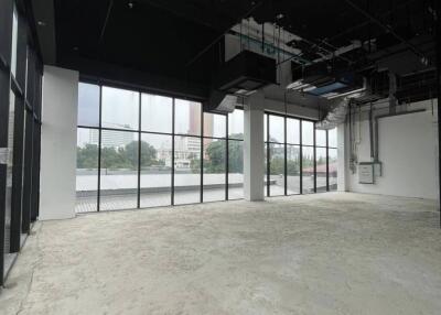 Premium Retail Space for rent in Ari