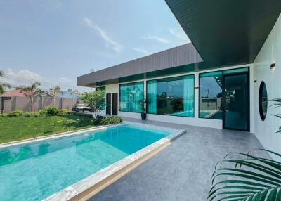 Elegant 5-Bedroom Pool Villa with Garden