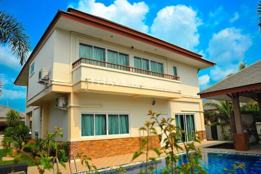 บ้าน ขาย 4 ห้องนอน 238 ตร.ม. ที่ดิน 692 m² ใน  Baan Dusit Pattaya Lake, Pattaya