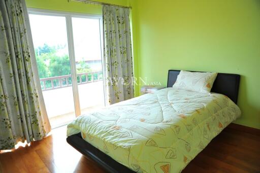 บ้าน ขาย 4 ห้องนอน 238 ตร.ม. ที่ดิน 692 m² ใน  Baan Dusit Pattaya Lake, Pattaya