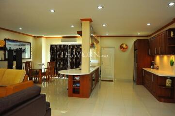 บ้าน ขาย 4 ห้องนอน 238 ตร.ม. ที่ดิน 692 m² ใน  Baan Dusit Pattaya Lake, Pattaya