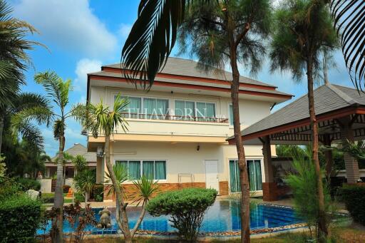 บ้าน ขาย 4 ห้องนอน 238 ตร.ม. ที่ดิน 692 m² ใน  Baan Dusit Pattaya Lake, Pattaya