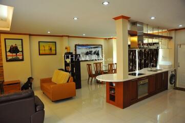 บ้าน ขาย 4 ห้องนอน 238 ตร.ม. ที่ดิน 692 m² ใน  Baan Dusit Pattaya Lake, Pattaya