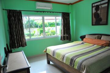 บ้าน ขาย 4 ห้องนอน 238 ตร.ม. ที่ดิน 692 m² ใน  Baan Dusit Pattaya Lake, Pattaya