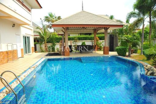 บ้าน ขาย 4 ห้องนอน 238 ตร.ม. ที่ดิน 692 m² ใน  Baan Dusit Pattaya Lake, Pattaya