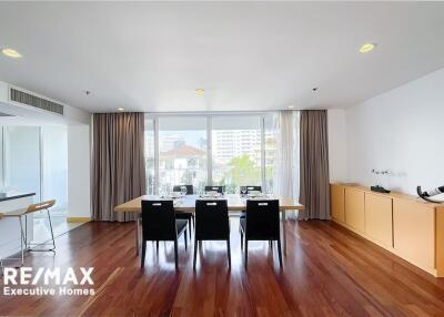 4 bedrooms apartment for rent in Ekkamai