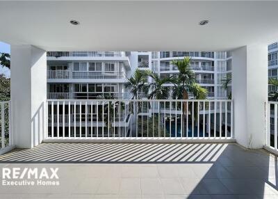 4 bedrooms apartment for rent in Ekkamai