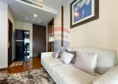 Modern Duplex Condo with 2 Bedrooms, 3 Mins Walk to Thonglor BTS Station