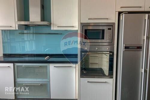 Spacious 3 Bed Condo for Rent near BTS Chit Lom (9 Mins Walk)