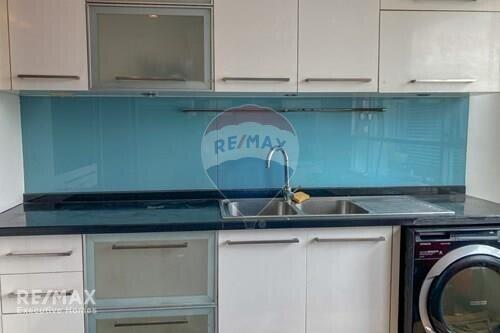 Spacious 3 Bed Condo for Rent near BTS Chit Lom (9 Mins Walk)