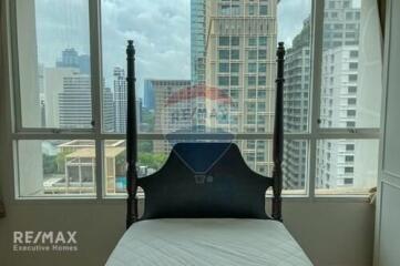 Spacious 3 Bed Condo for Rent near BTS Chit Lom (9 Mins Walk)