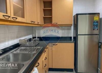 Modern 2 Bed Condo for Rent on Ratchadamri BTS Road