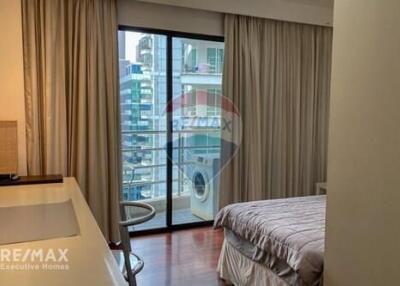 Modern 2 Bed Condo for Rent on Ratchadamri BTS Road