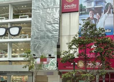 Commercial Building for sale facing Silom main road