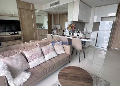 1 Bedroom Condo in The Riviera Wong Amat Beach Wongamat C011811