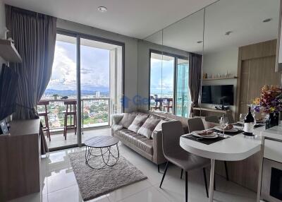 1 Bedroom Condo in The Riviera Wong Amat Beach Wongamat C011811