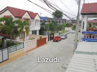 Town House for Sale in NgamCharoen 7 Soi Nurnplubwan