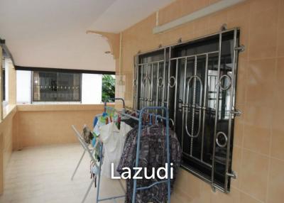 Town House for Sale in NgamCharoen 7 Soi Nurnplubwan