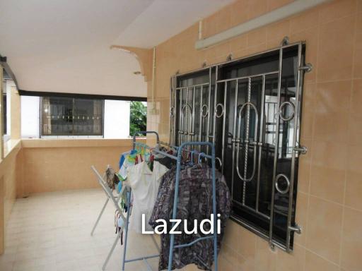 Town House for Sale in NgamCharoen 7 Soi Nurnplubwan