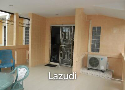 Town House for Sale in NgamCharoen 7 Soi Nurnplubwan