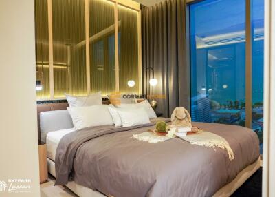 คอนโดนี้มี 2 ห้องนอน  อยู่ในโครงการ คอนโดมิเนียมชื่อ Skypark Lucean Jomtien Pattaya 