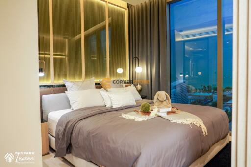 คอนโดนี้มี 2 ห้องนอน  อยู่ในโครงการ คอนโดมิเนียมชื่อ Skypark Lucean Jomtien Pattaya 