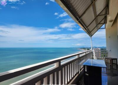 Beachfront condo in Cha-am at Springfield Beach Condominium