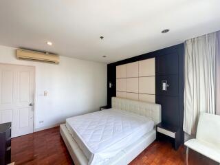 2-bedroom spacious condo for sale in Phromphong area