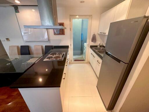 2-bedroom spacious condo for sale in Phromphong area