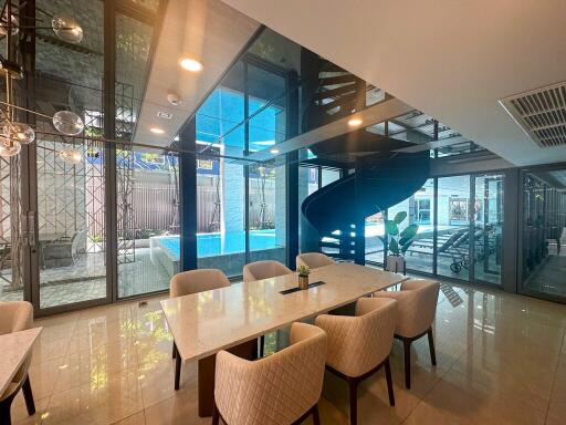 2-bedroom modern condo for sale in Siam area