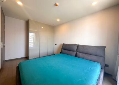 2-bedroom modern condo for sale in Siam area